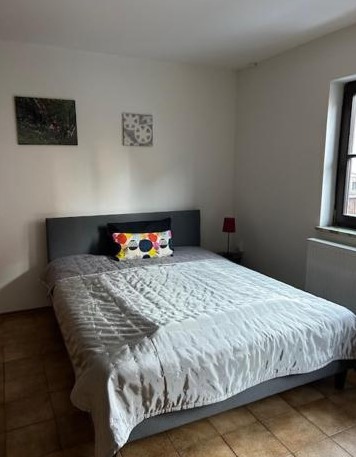 Französisches Bett im Wohnbereich